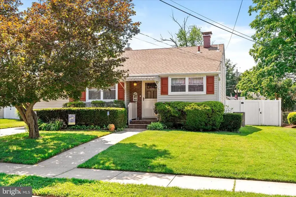 27 Lakeview Dr, HAMILTON