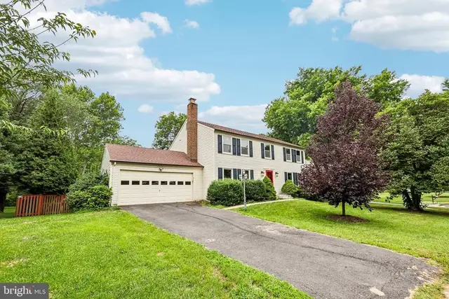 12821 Kettering Dr, Herndon