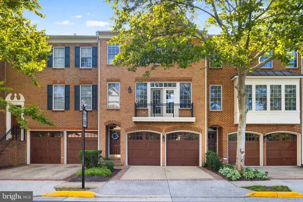116 Herndon Mill Cir, HERNDON
