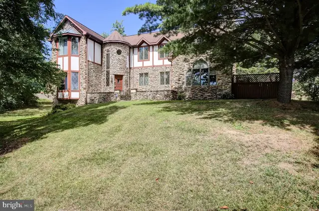2013 Castlegreen Ct, Greencastle