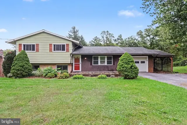 613 S Mountain Rd, Dillsburg