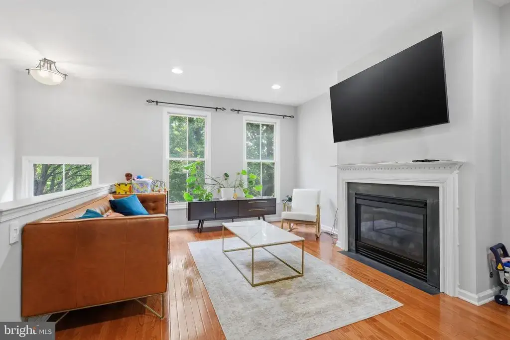 44 Livingston St, TRENTON