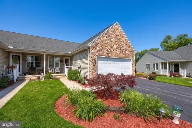 1738 Boxwood Ct, Dover