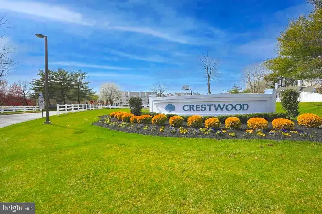 92 Catherine Ct, LEVITTOWN