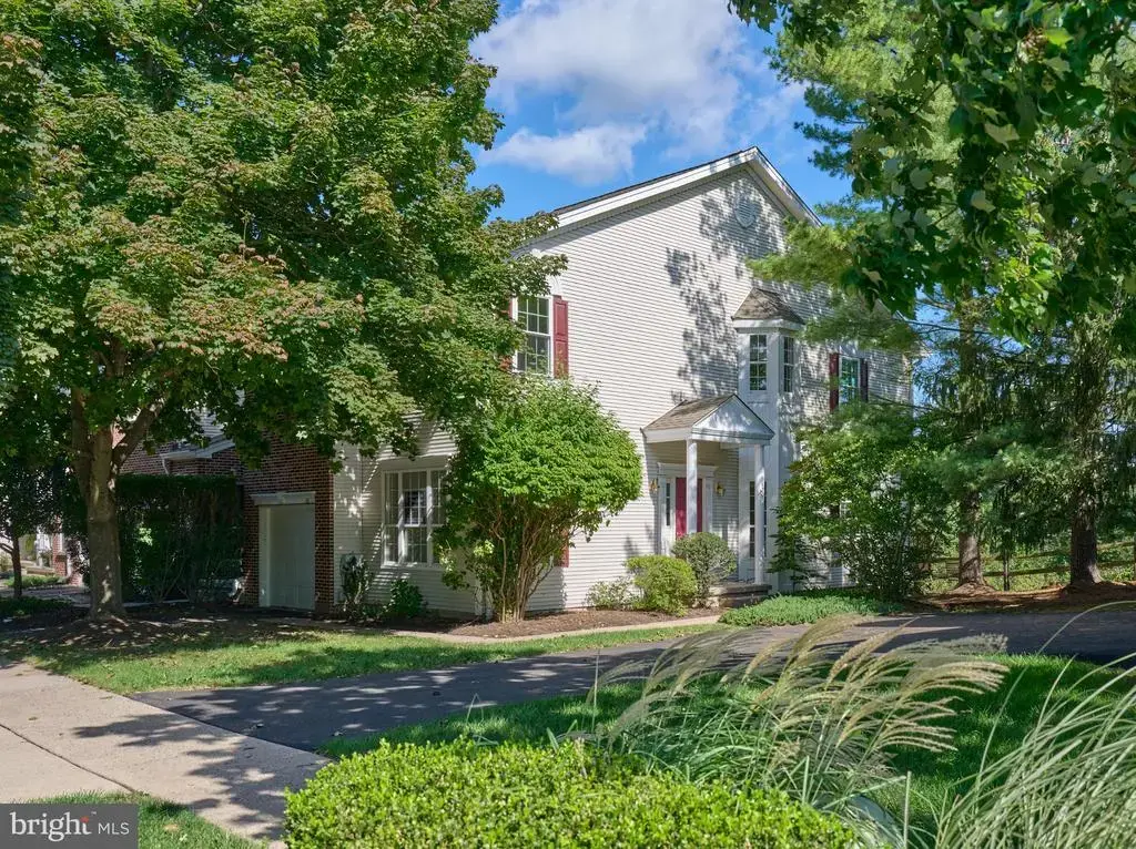 28 Heritage Hills Dr, WASHINGTON CROSSING
