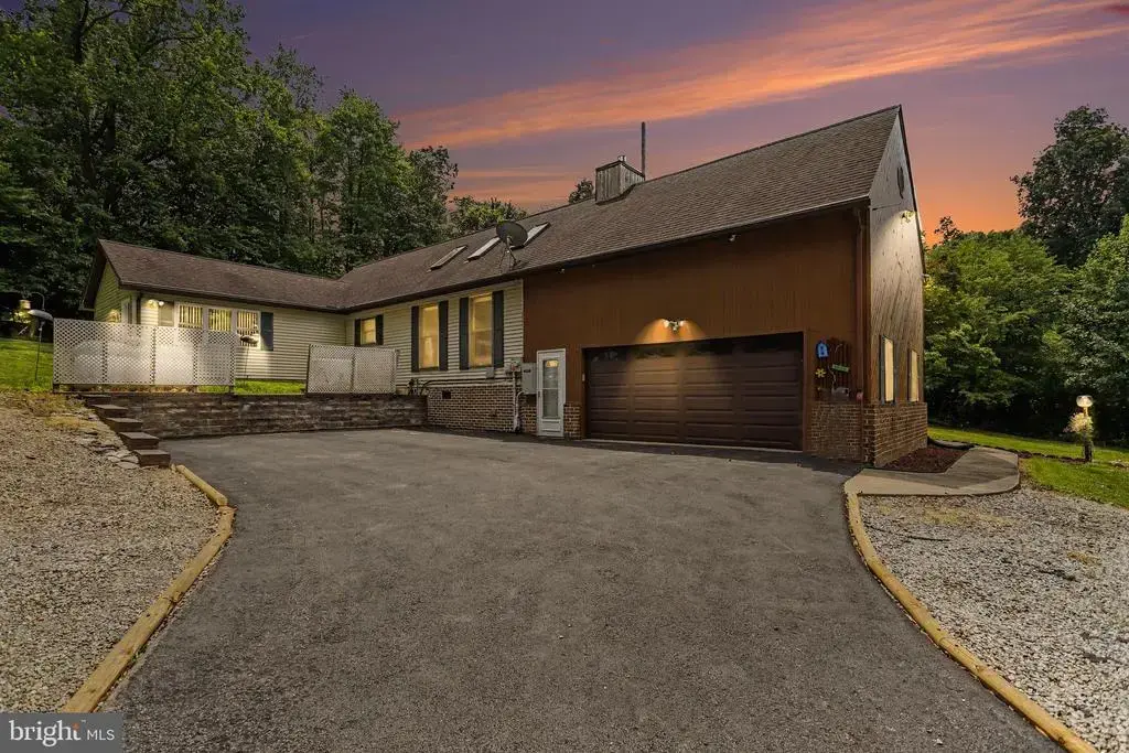 70 Deer Ln, HOLTWOOD