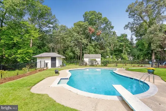 833 Meadow Rd, Severn