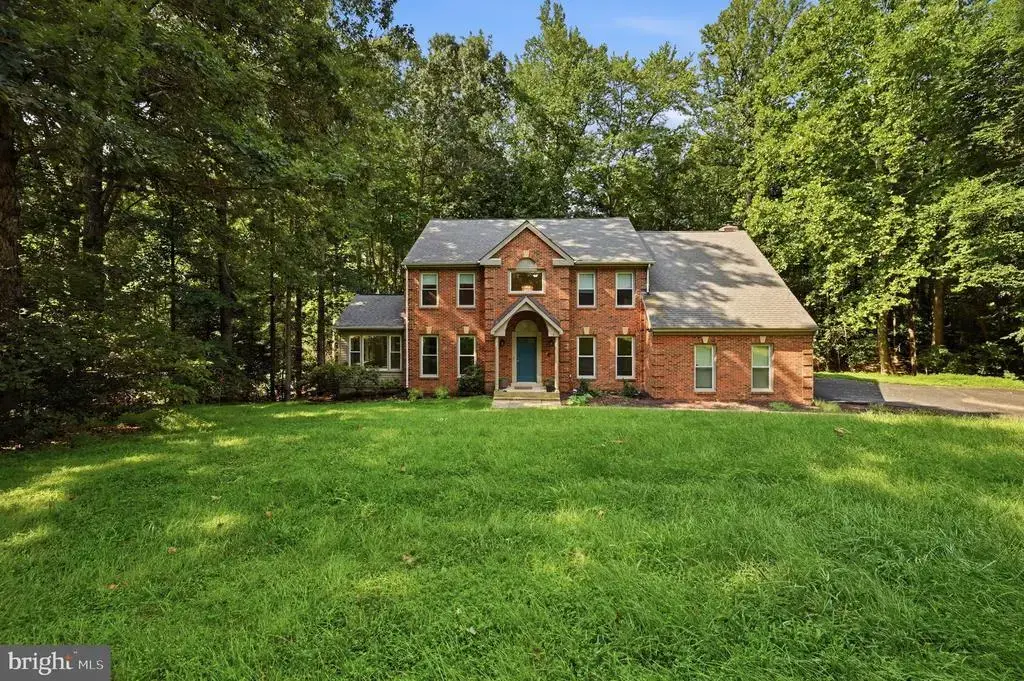 2 English Hills Dr, FREDERICKSBURG