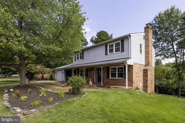 8719 Barnett St, Manassas