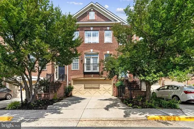 13042 Greg Roy Ln, Herndon