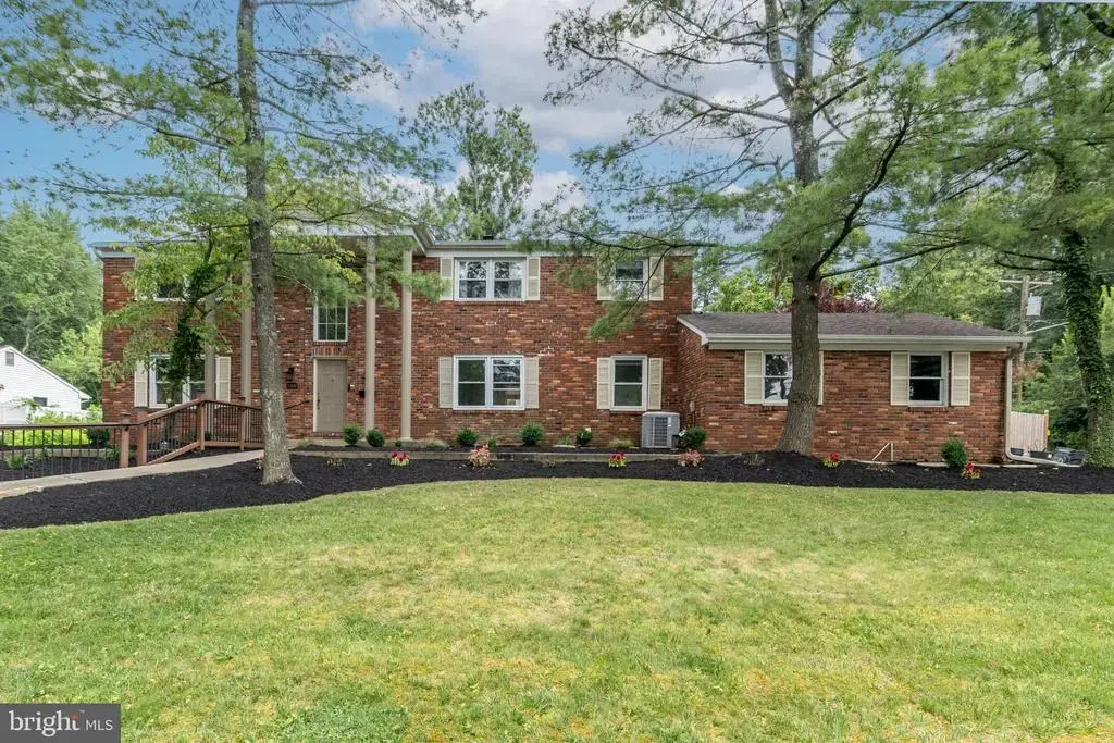 1800 Lark Ln, CHERRY HILL