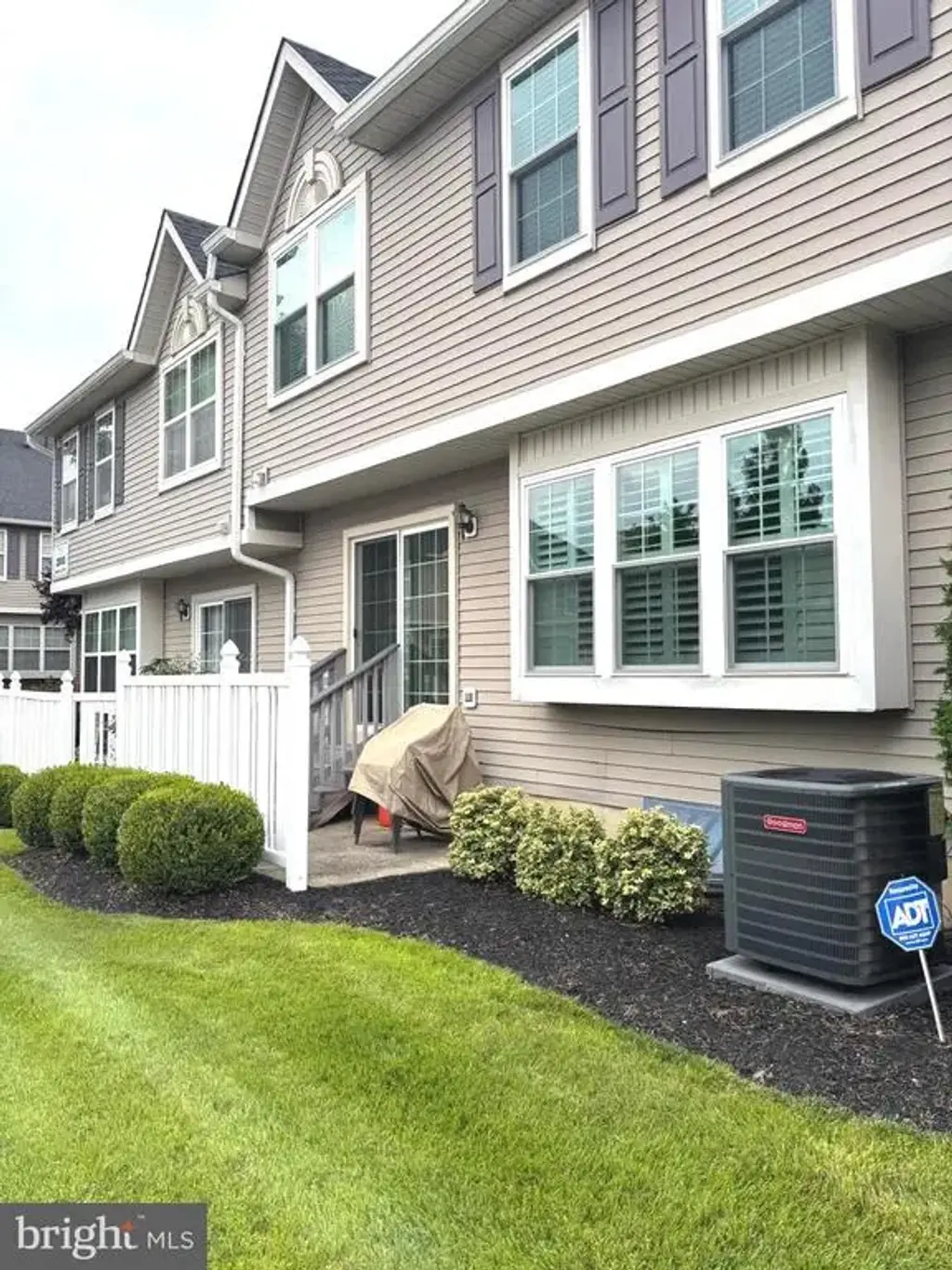 2802 Gramercy Way, MOUNT LAUREL