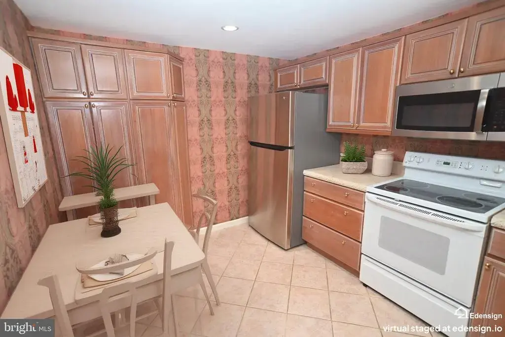 8200 Centennial Sta, WARMINSTER