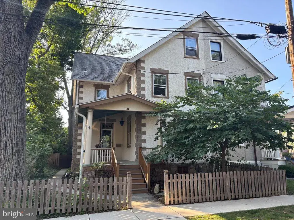 121 W Oakland Ave, DOYLESTOWN