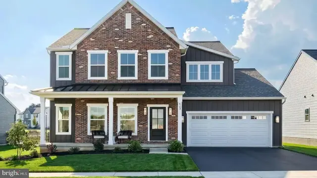 603 Estate Dr, Mechanicsburg