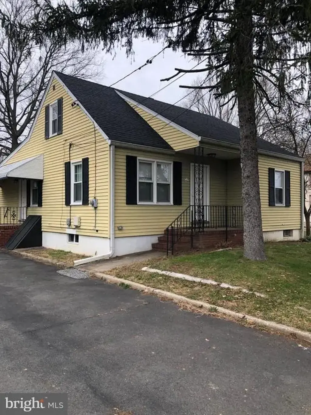 32 Keswick Ave, EWING