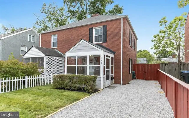 308 S Veitch St, Arlington