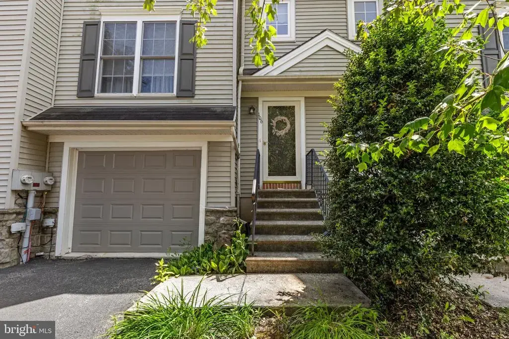 106 Banyan Circle Dr, LANCASTER