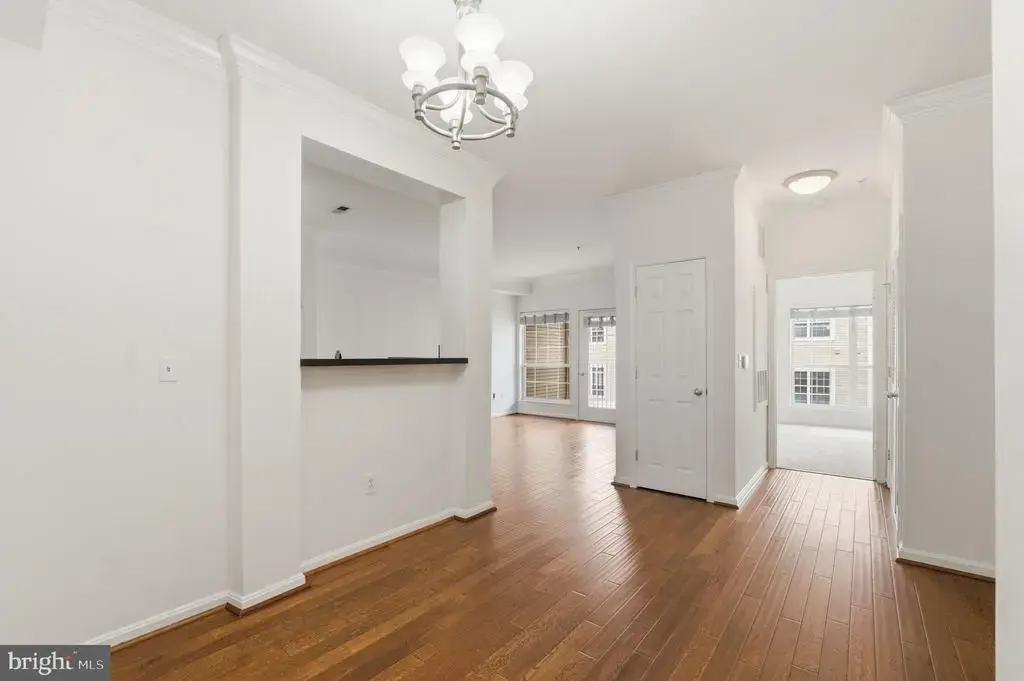 4854 Eisenhower Ave #351, ALEXANDRIA