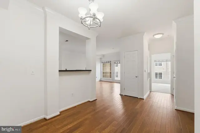 4854 Eisenhower Ave #351, Alexandria