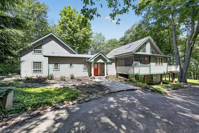 326 Fawn Rd, Pocono Lake