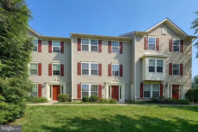 1144 Blue Bird Ln #18, York
