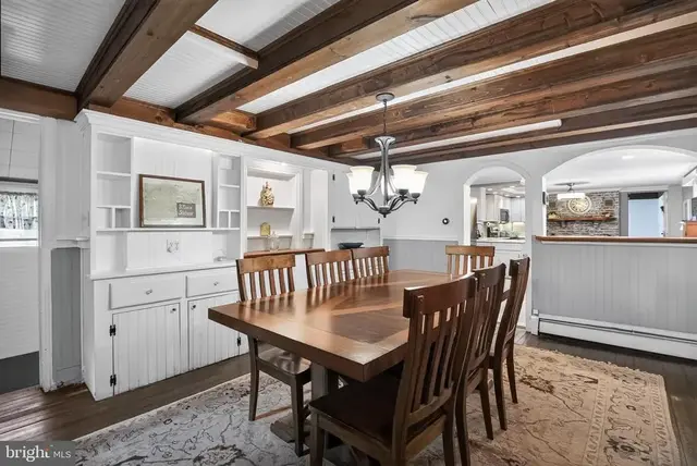 135 Summit Rd, Malvern