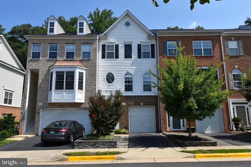 7810 Locust Leaf Ln, ALEXANDRIA