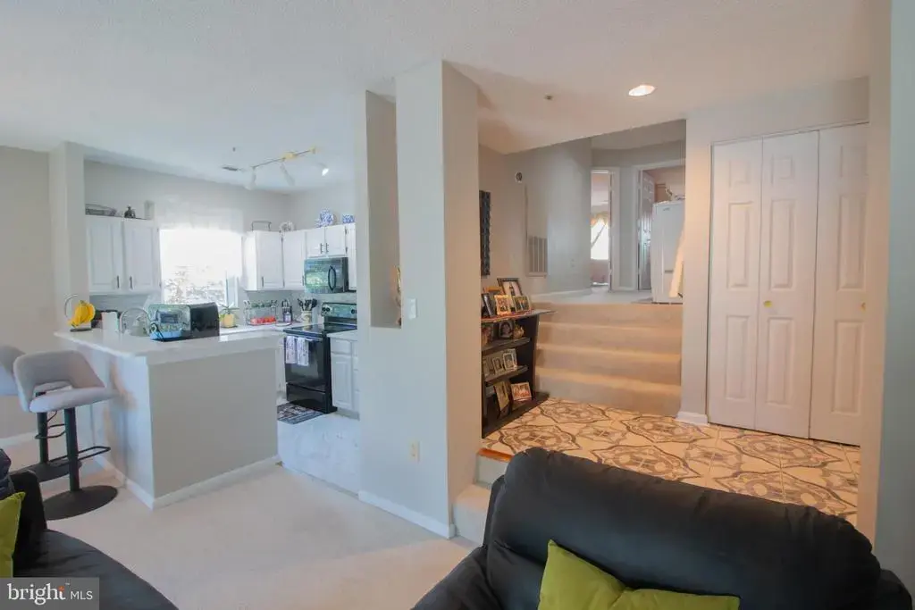 265 S Pickett St #301, ALEXANDRIA