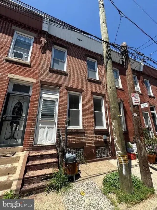853 Mercer St, Philadelphia