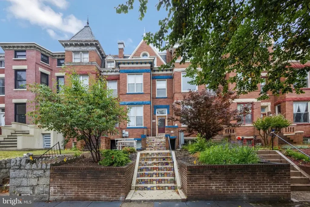 30 R St Ne, WASHINGTON