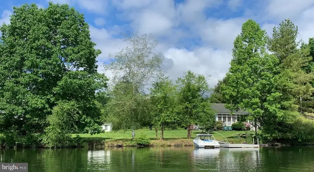 32 Shore Dr, TUNKHANNOCK
