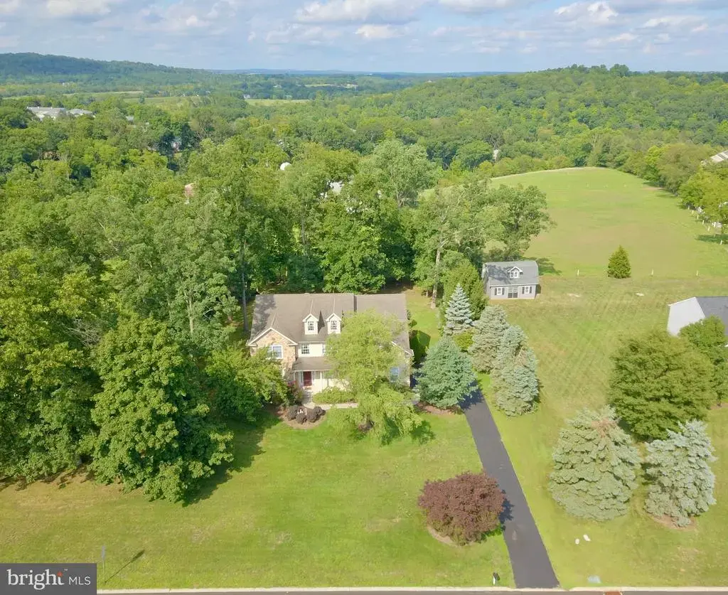 1 Eagleview Ln, SCHWENKSVILLE