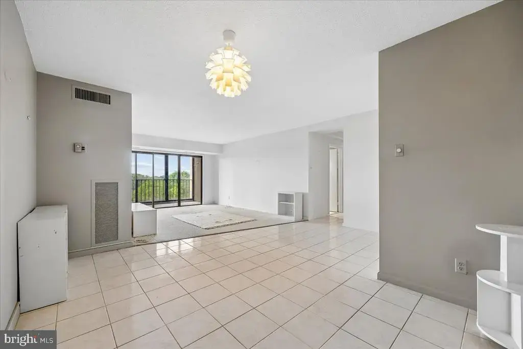 9200 Edwards Way #1013, HYATTSVILLE