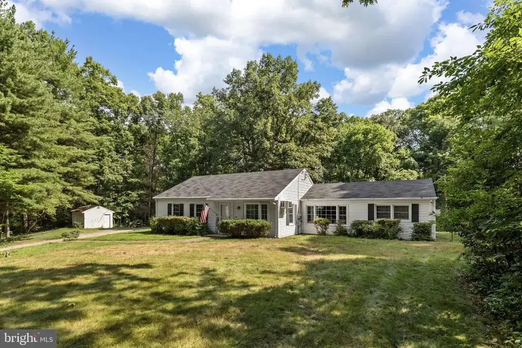 14401 Crystal Ct, WOODFORD