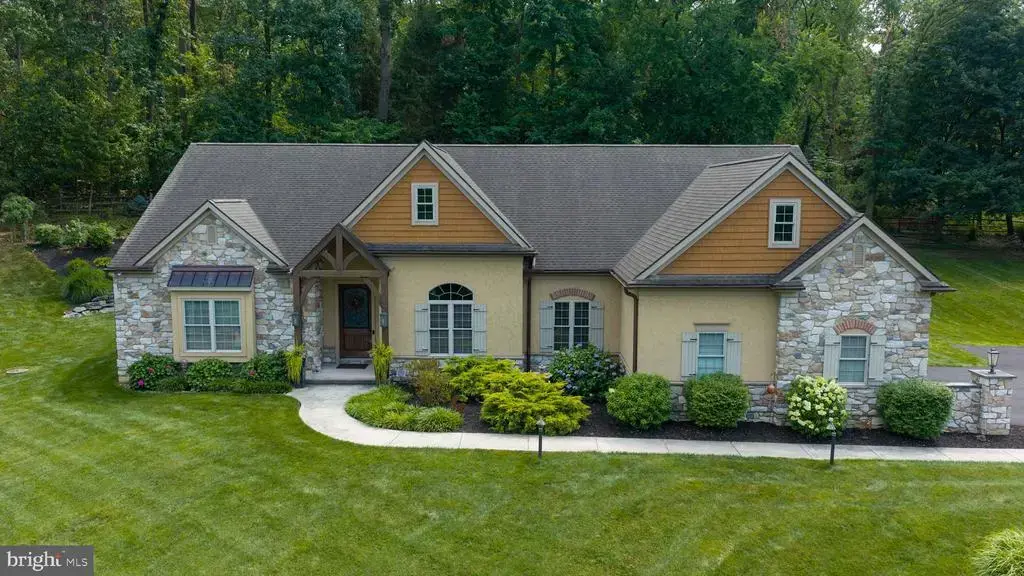 144 Meadow Ln, LANCASTER