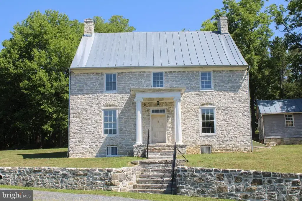 242 Fort Bowman Rd, STRASBURG