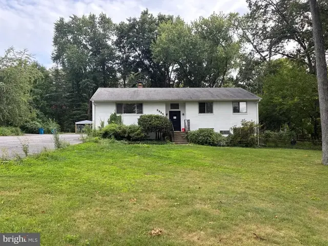 3335 Annandale Rd, Falls Church