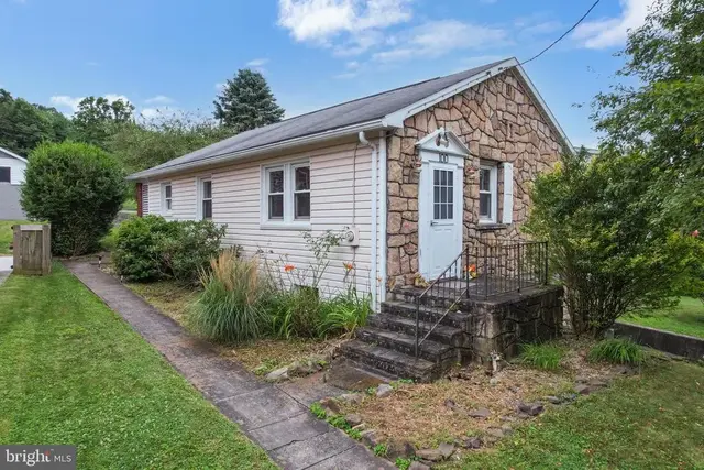 100 Braddock Rd, Frostburg