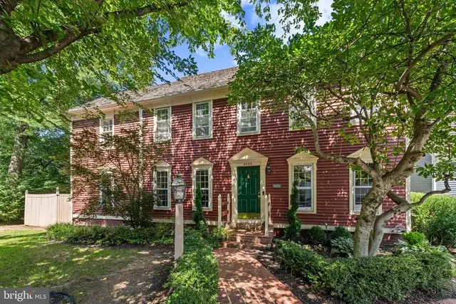 2085 Cobblestone Ln, Reston