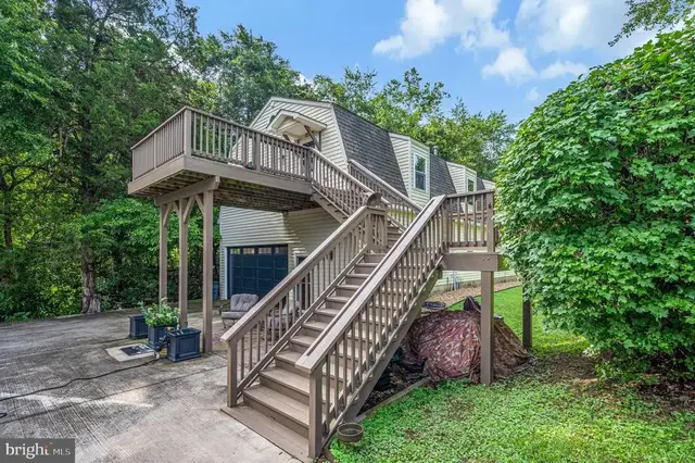 446 Bailey Dr, Louisa