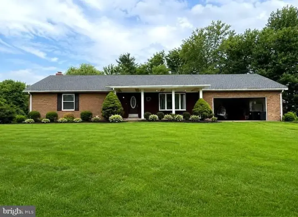 9520 Carlisle Rd, DILLSBURG