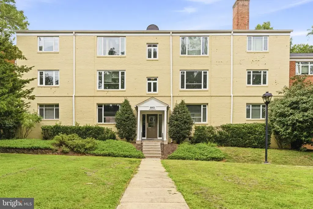 10413 Montrose Ave #202, BETHESDA