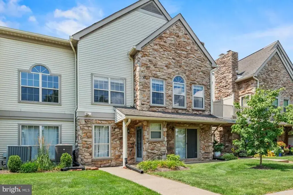 206 Remington Ct, CHALFONT