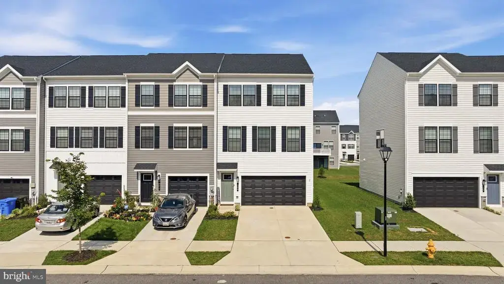 369 Soft Rush Ln, LA PLATA