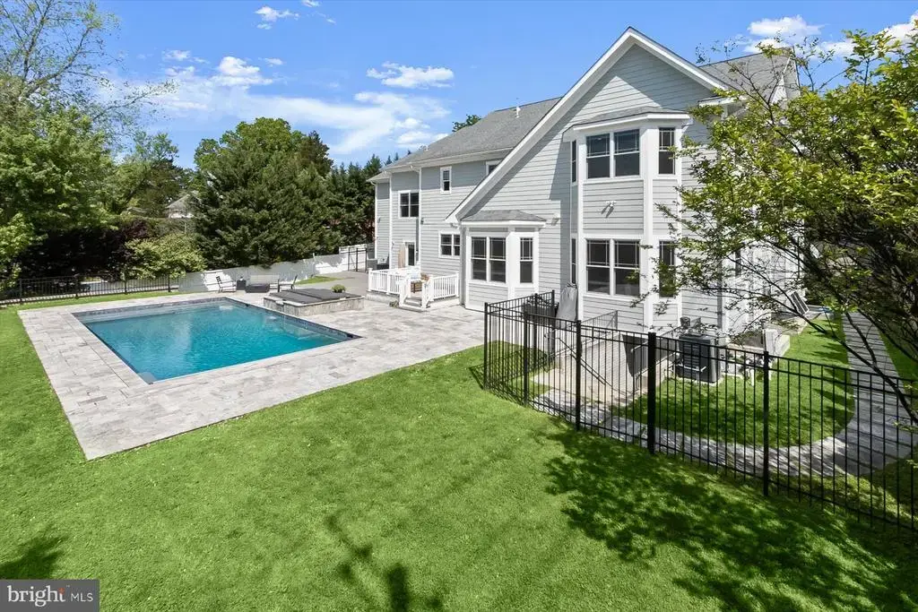 11000 Luxmanor Road, NORTH BETHESDA