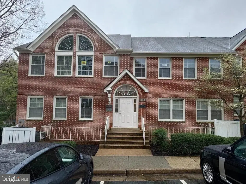 9687 Main St #c, FAIRFAX