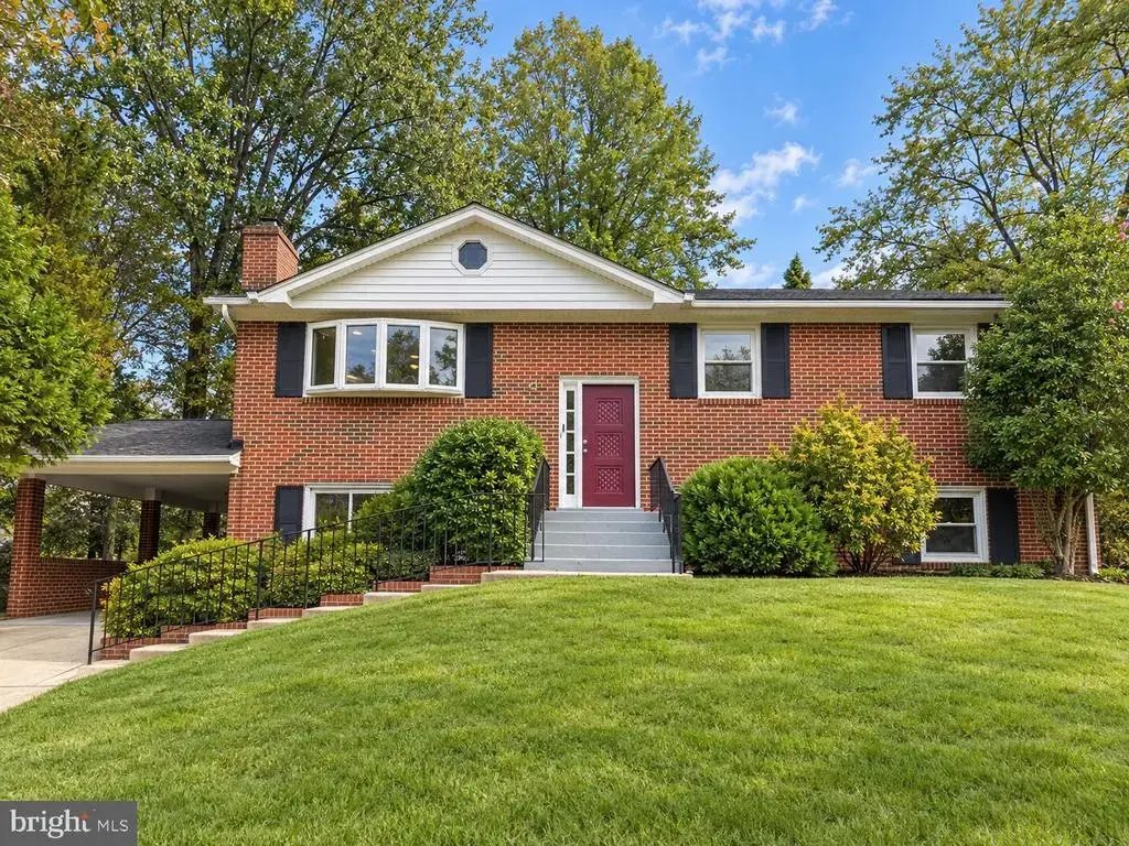 2402 Joseph Dr, CLINTON