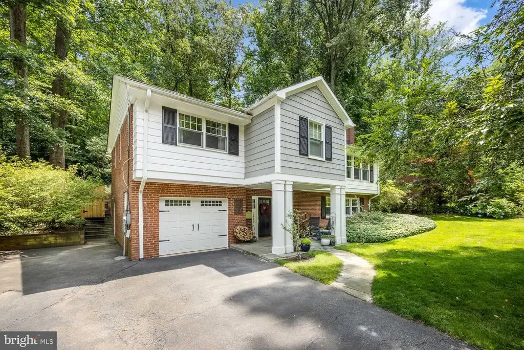 3609 Whispering Ln, FALLS CHURCH