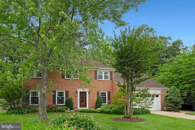 4217 Scotland Rd, Alexandria